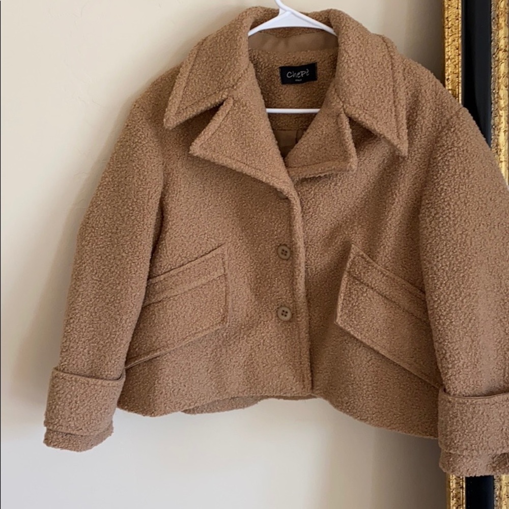 Chepè Italy Camel Cropped Cozy Teddy Bear Sherpa Jacket